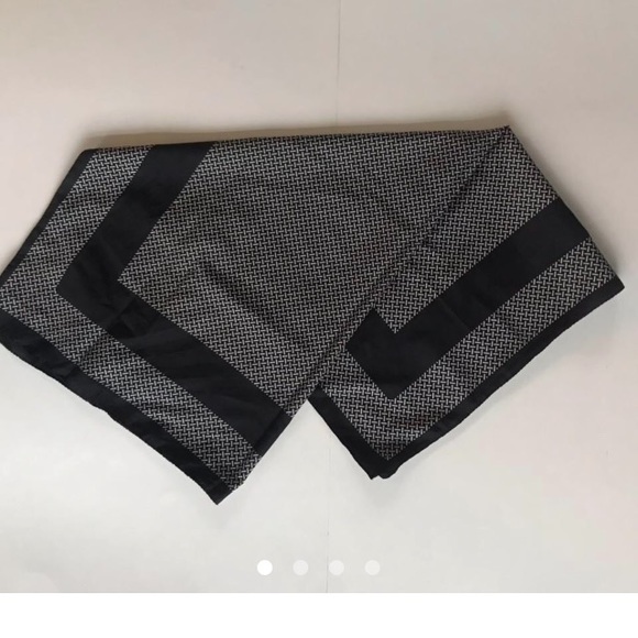 le chateau Accessories - Vintage Silk Scarf